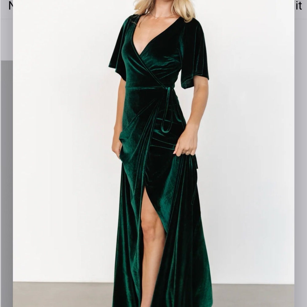 Elegant Green Velvet Wrap Dress